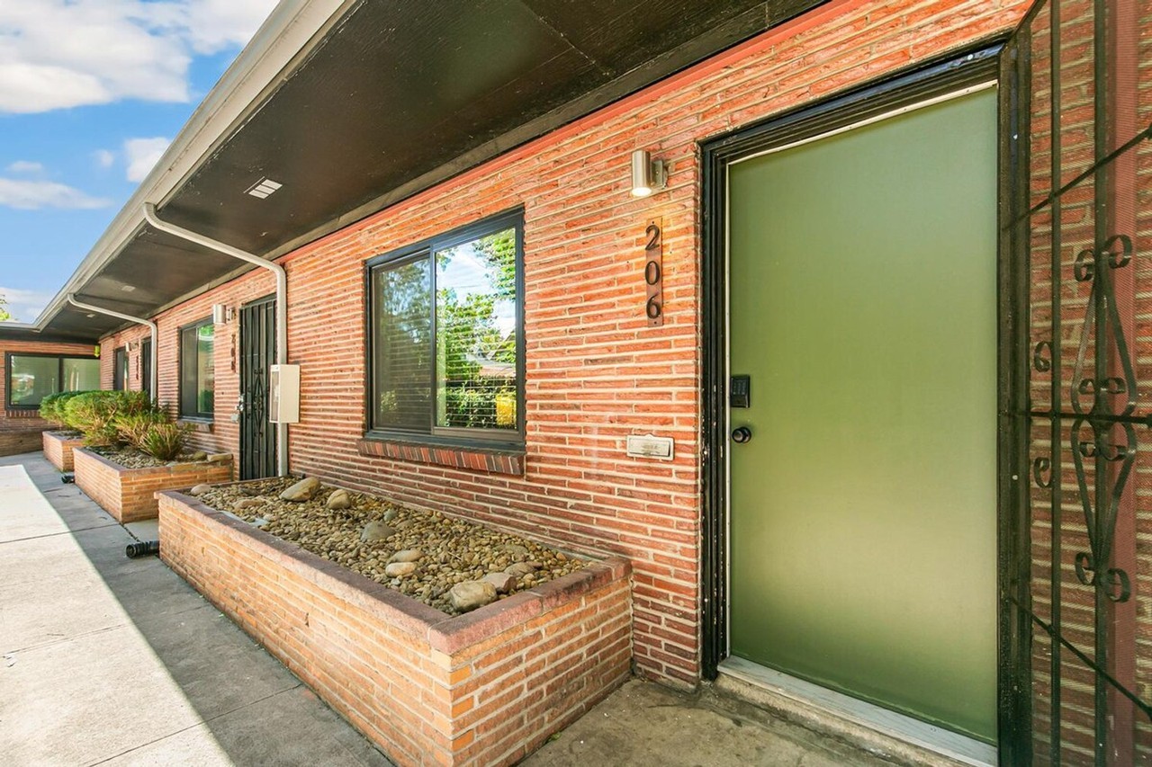 206 W Ellsworth Ave #1583406P - Photo 7 of 26
