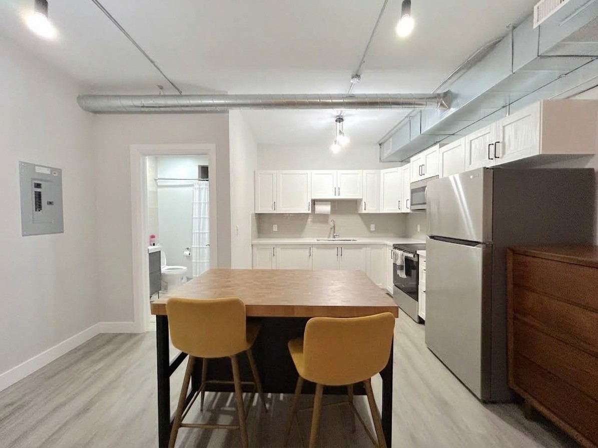 837 King Street East #105 - Photo 6 of 16