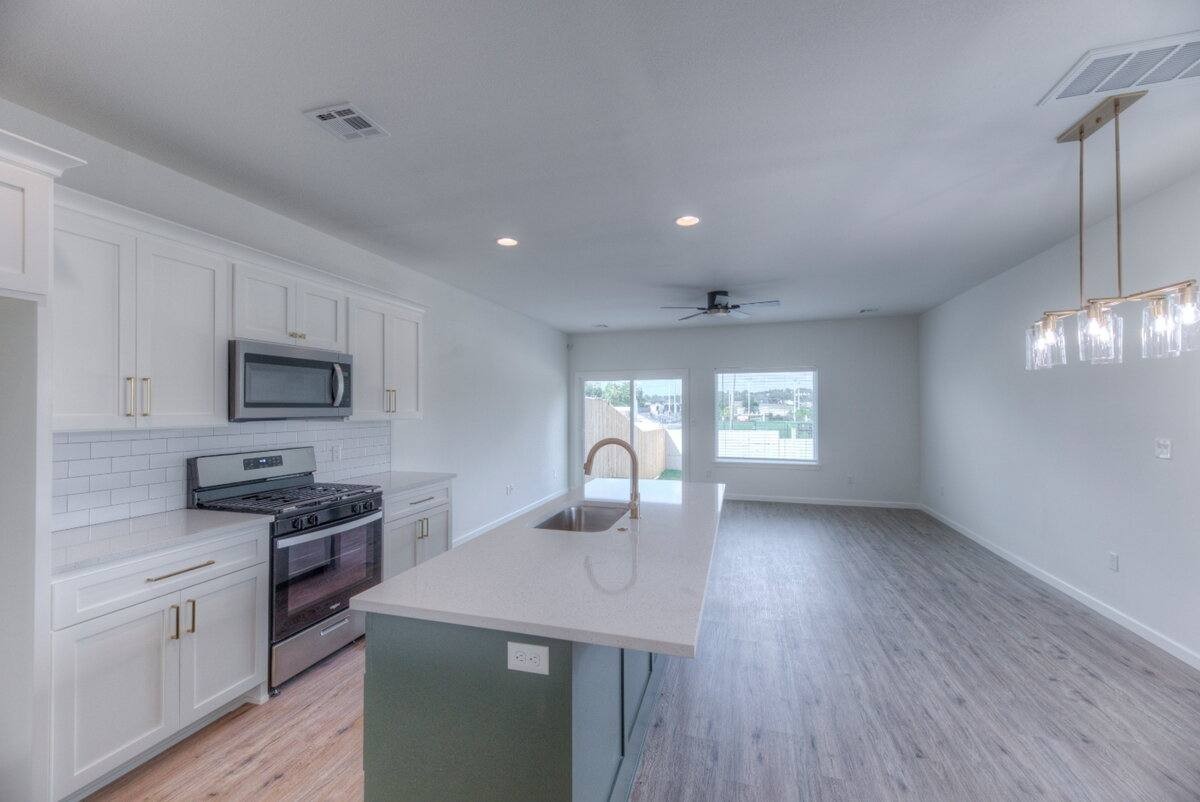2819 E 81st Pl #B - Photo 6 of 20