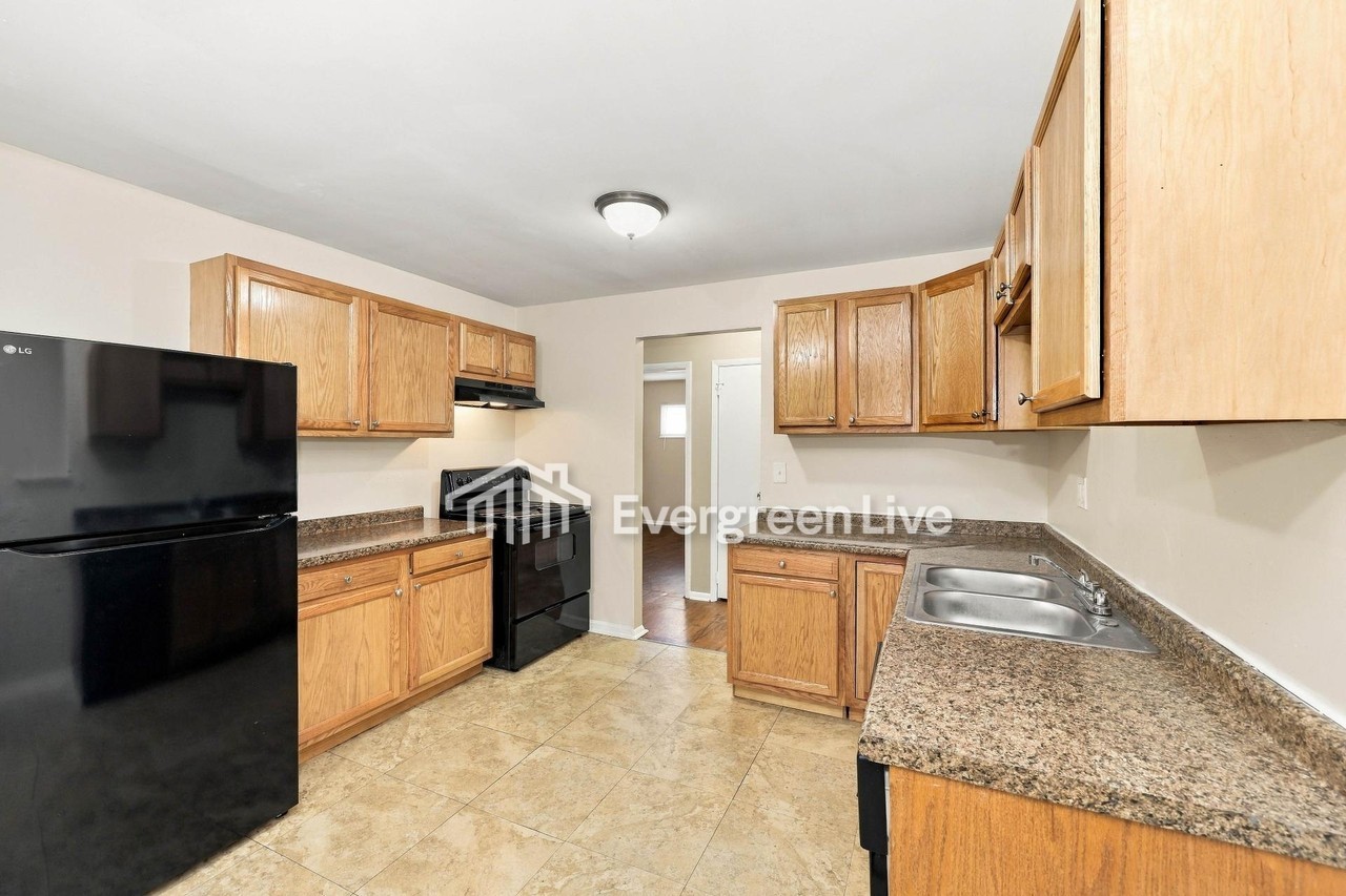 8762 Venus Ln - Photo 5 of 15