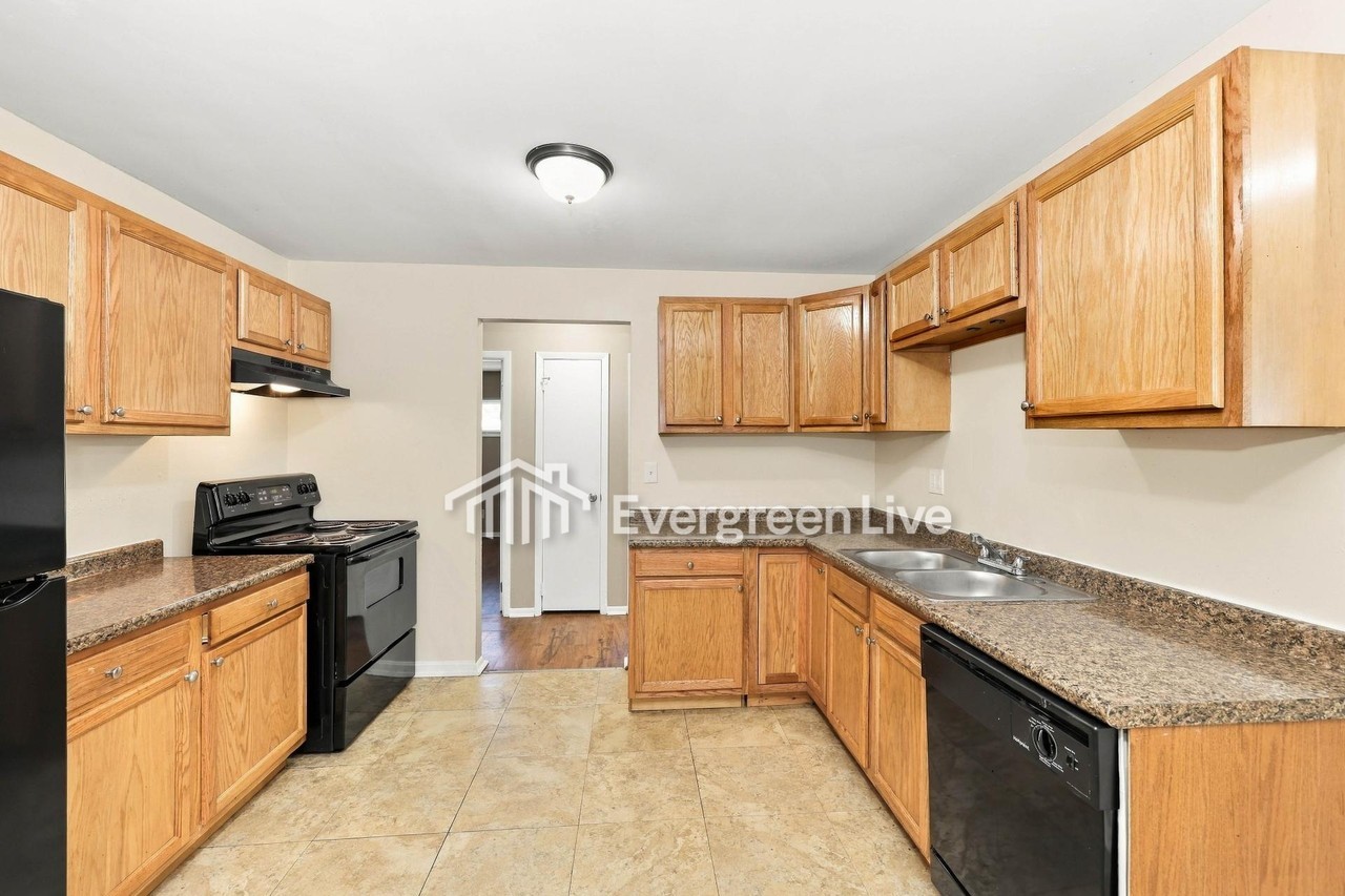 8762 Venus Ln - Photo 6 of 15