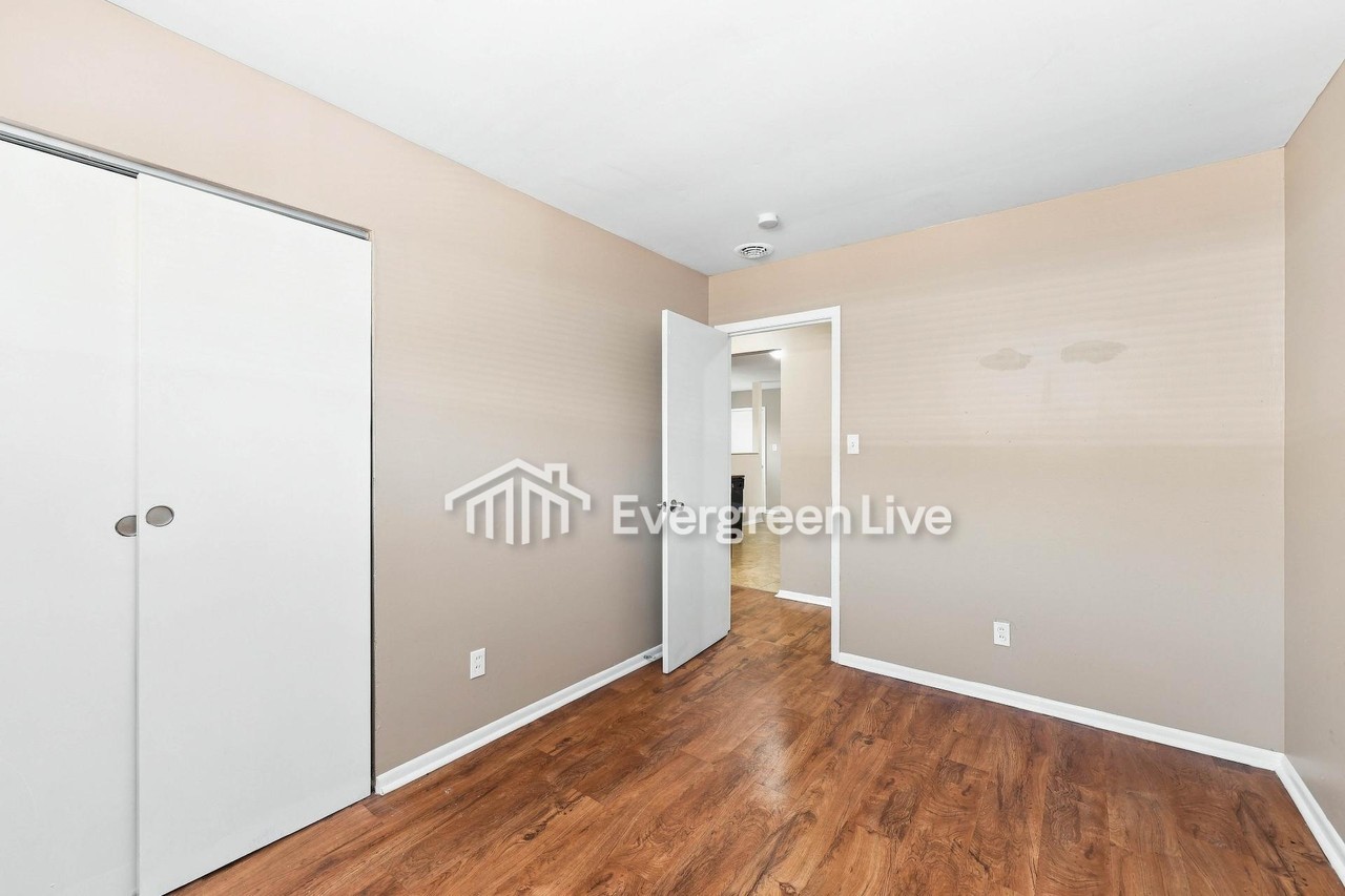 8762 Venus Ln - Photo 7 of 15