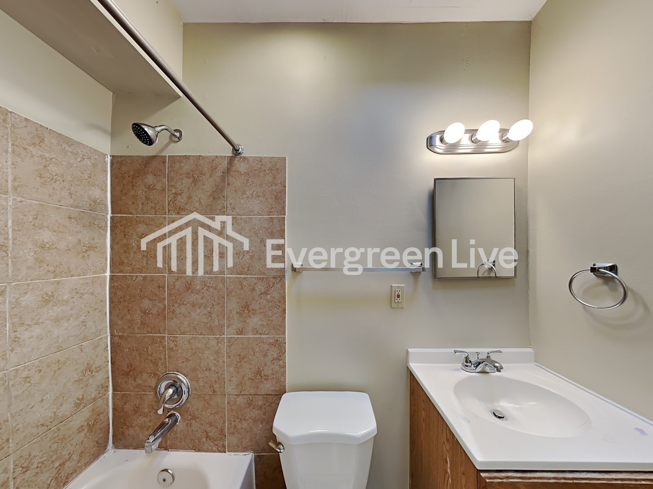 975 Crest Dr E - Photo 6 of 17