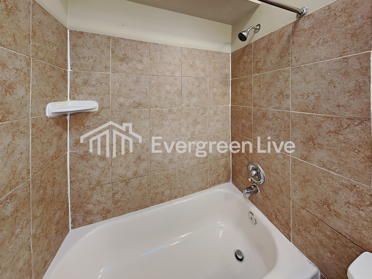 975 Crest Dr E - Photo 7 of 17