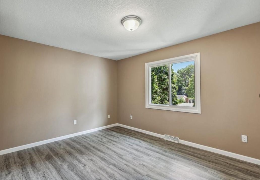 4252 W 126th St - Photo 4 of 13