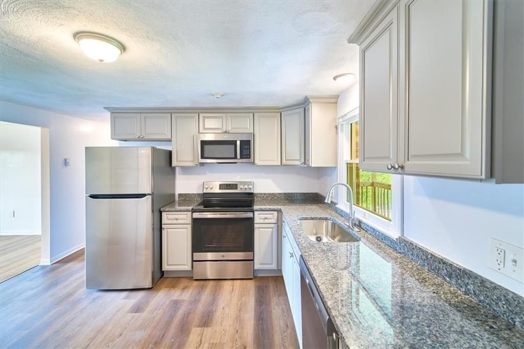 46 Carman St ##2 - Photo 3 of 12