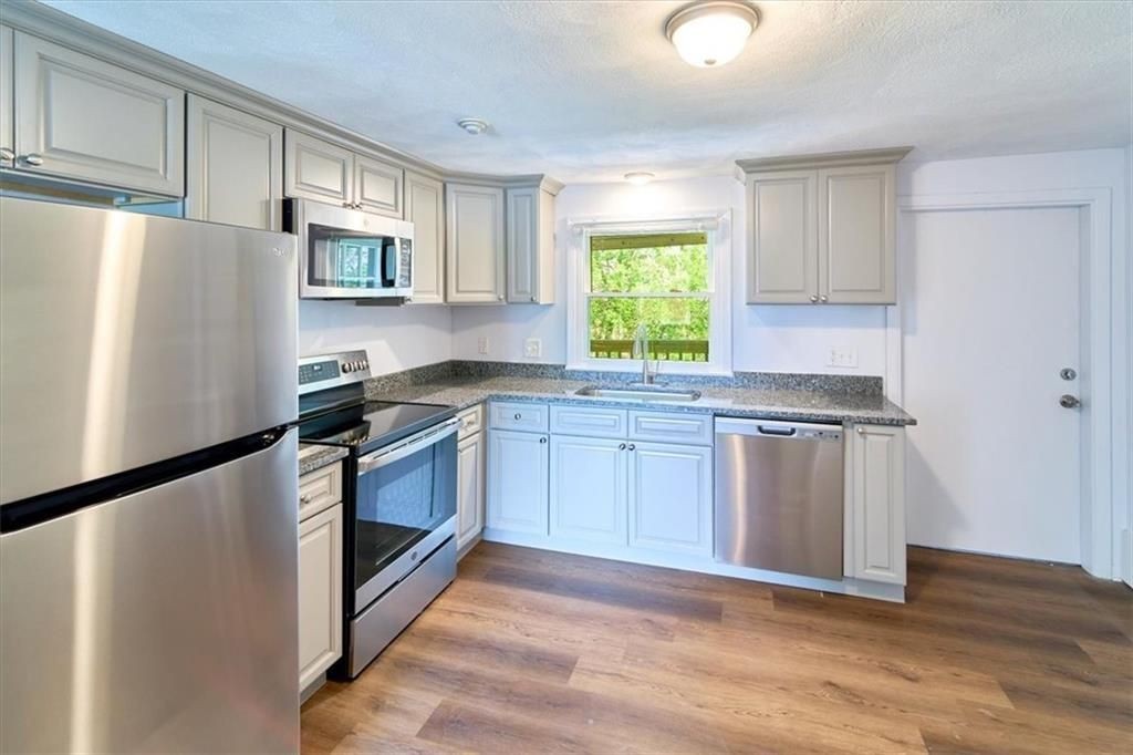 46 Carman St ##2 - Photo 4 of 12