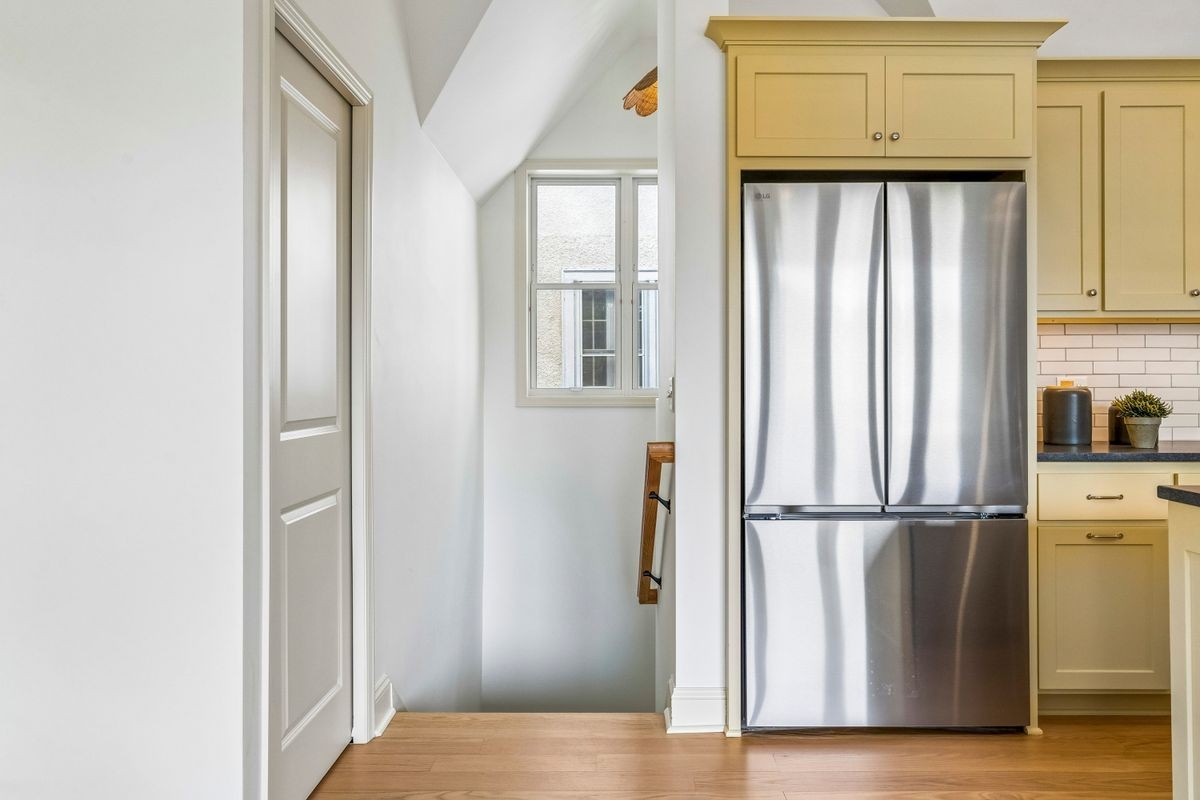 3711 Colgate Ave - Photo 2 of 26