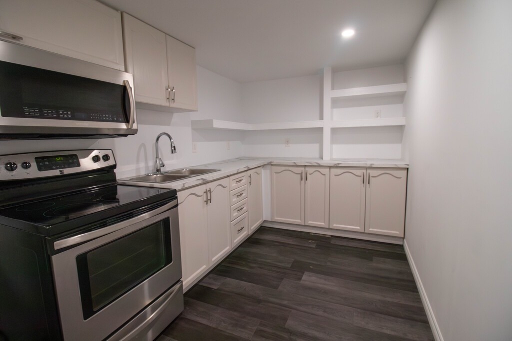 5775 Frontenac St - 2 - Photo 5 of 18