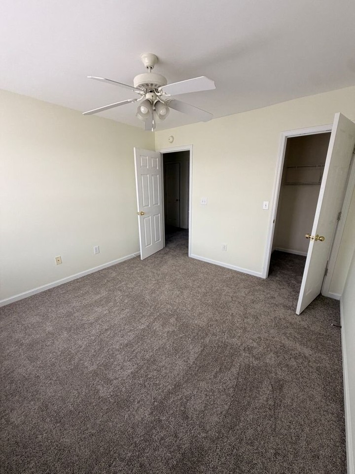 112 Coxton Mill Ct - Photo 3 of 34