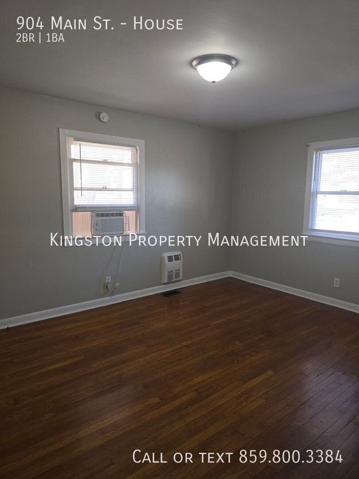 904 Main St - Photo 2 of 10
