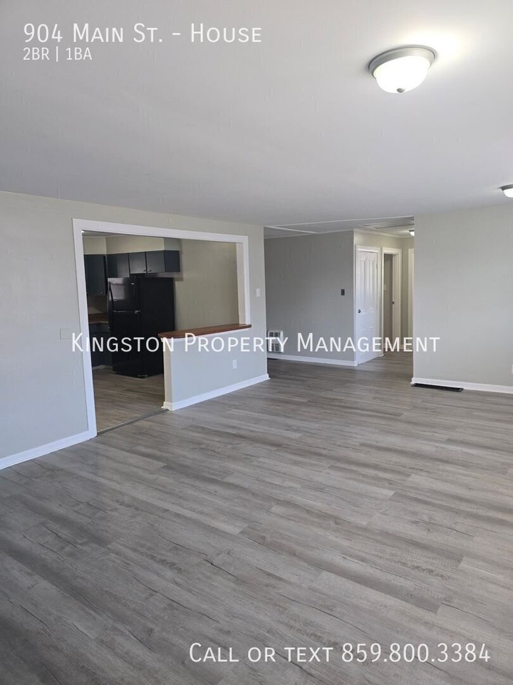 904 Main St - Photo 3 of 10