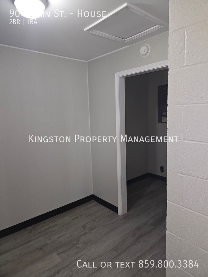 904 Main St - Photo 7 of 10
