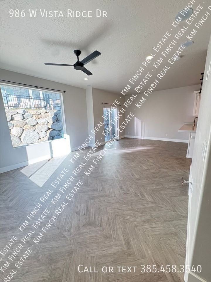 986 W Vista Ridge Dr - Photo 5 of 36