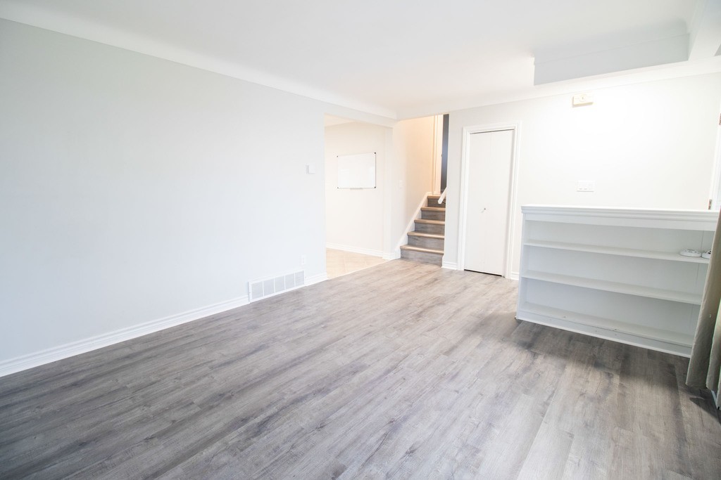 62 Classic Ave - Photo 3 of 20