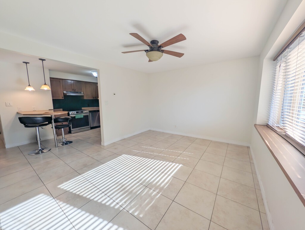 832 Concession St - Photo 4 of 21