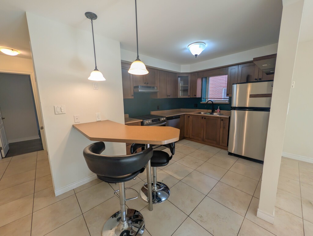832 Concession St - Photo 7 of 21