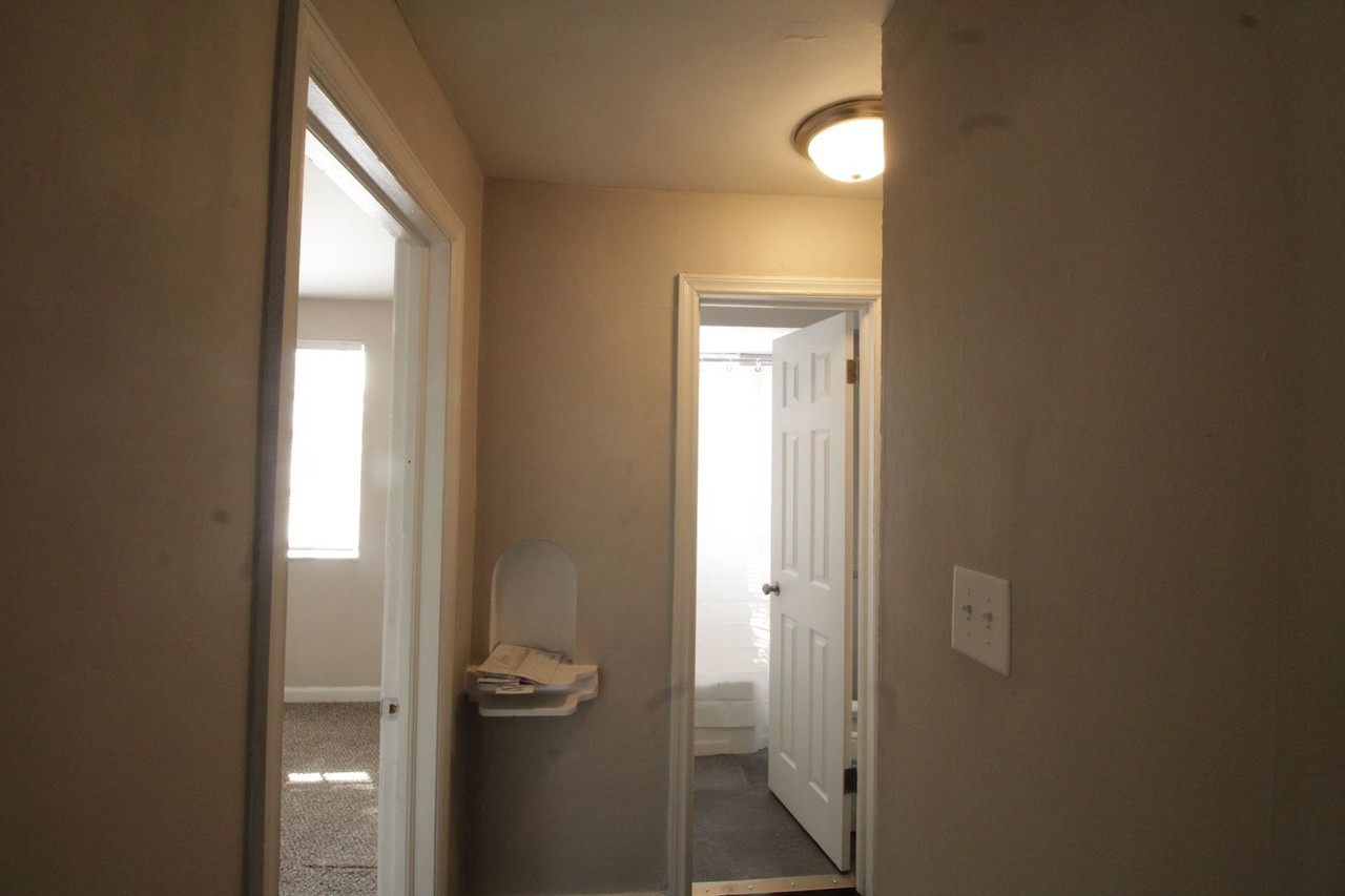 1626 1/2 S High St - Photo 5 of 11