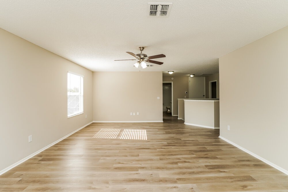 90 Knights Hollow Dr - Photo 4 of 17