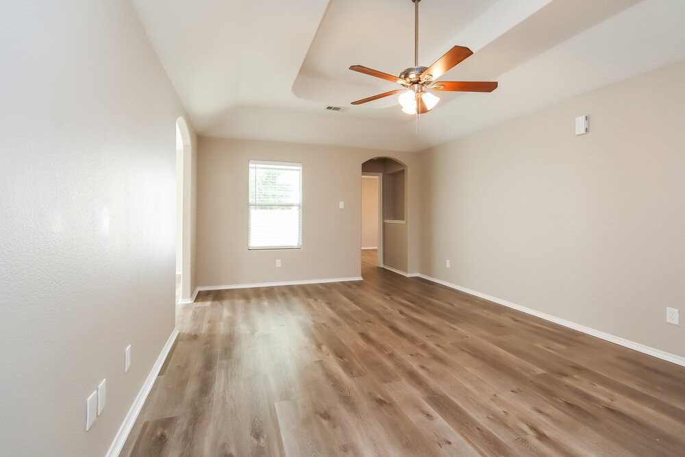 426 Laurel Sage Dr - Photo 4 of 16