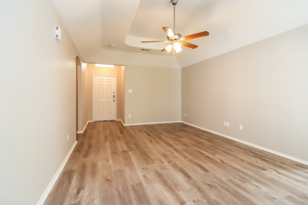 426 Laurel Sage Dr - Photo 5 of 16