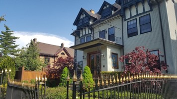 featured image of 733 W Delavan Ave
