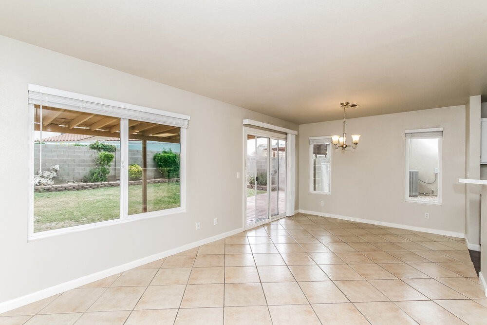 339 Yarnell Dr - Photo 4 of 16