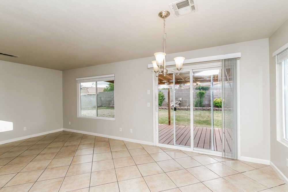 339 Yarnell Dr - Photo 5 of 16