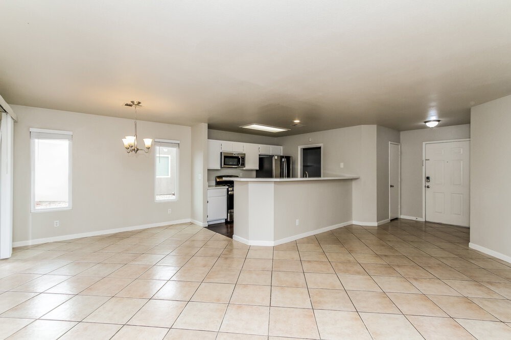 339 Yarnell Dr - Photo 6 of 16