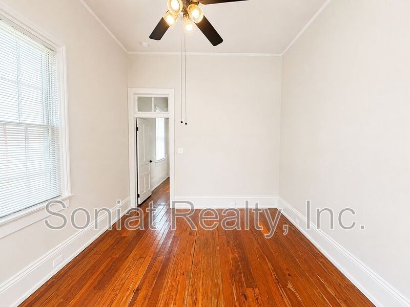2520 Freret St #2522 - Photo 5 of 9