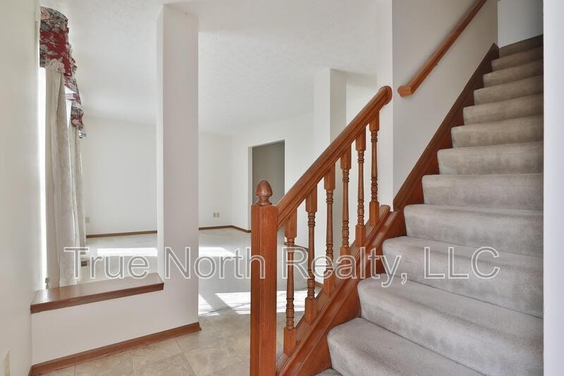 658 Lynnfield Dr - Photo 5 of 42