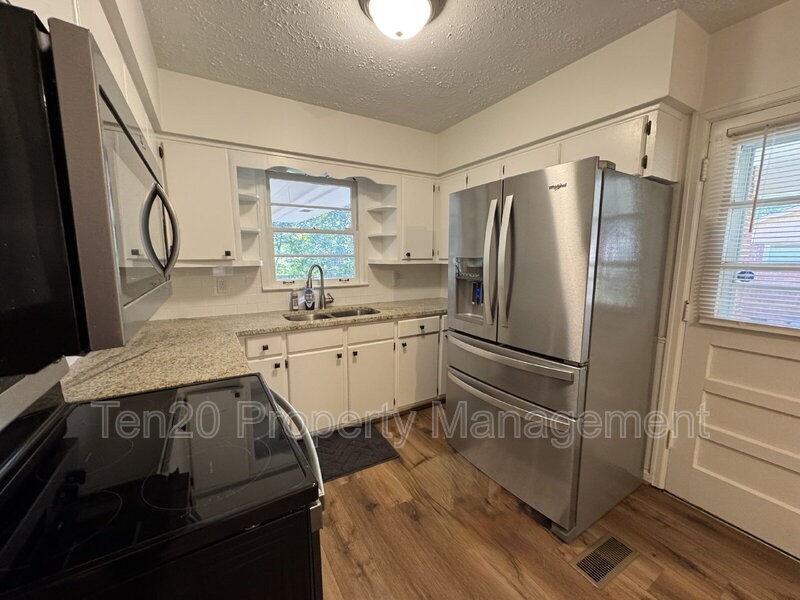 4802 Summerville Rd - Photo 6 of 18
