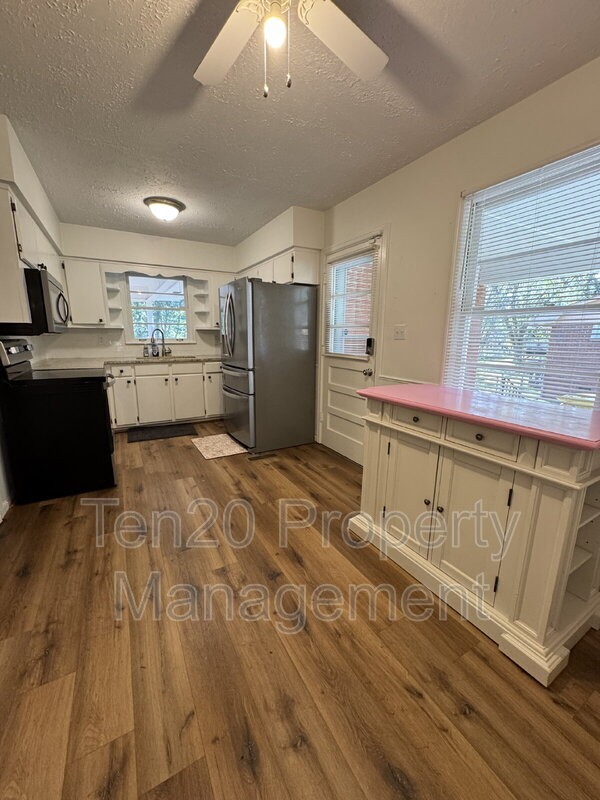 4802 Summerville Rd - Photo 7 of 18