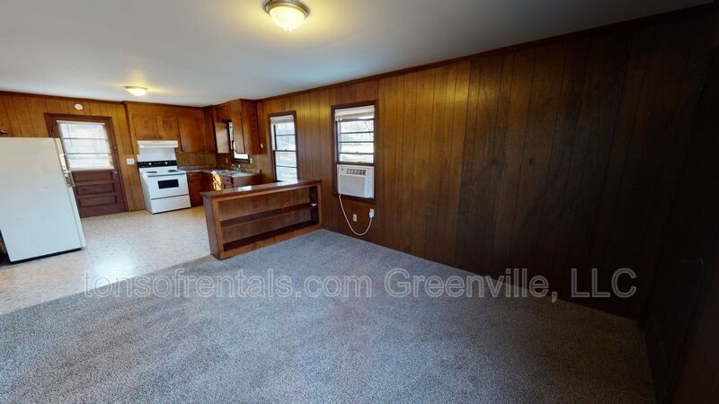 128A Pleasant Dr - Photo 3 of 13