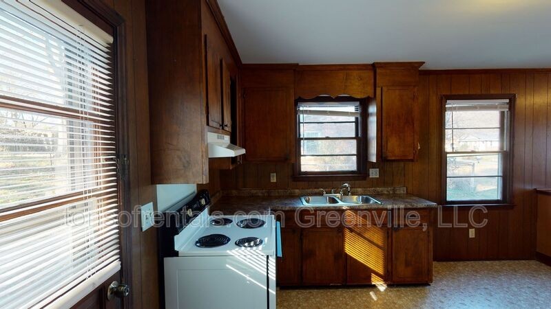 128A Pleasant Dr - Photo 5 of 13
