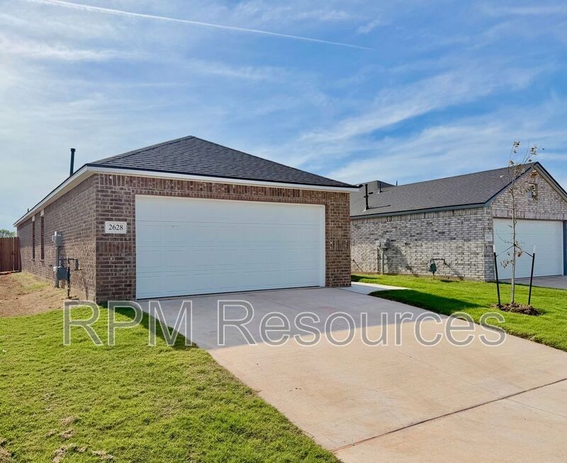 2628 Nw 203rd St - Photo 2 of 28