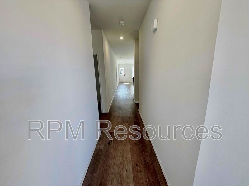 2628 Nw 203rd St - Photo 7 of 28