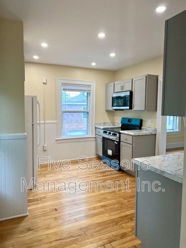 75 Grant St - Photo 2 of 22