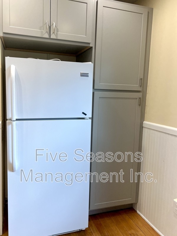 75 Grant St - Photo 4 of 22