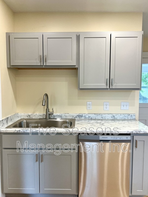 75 Grant St - Photo 5 of 22
