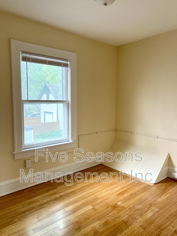 75 Grant St - Photo 7 of 22