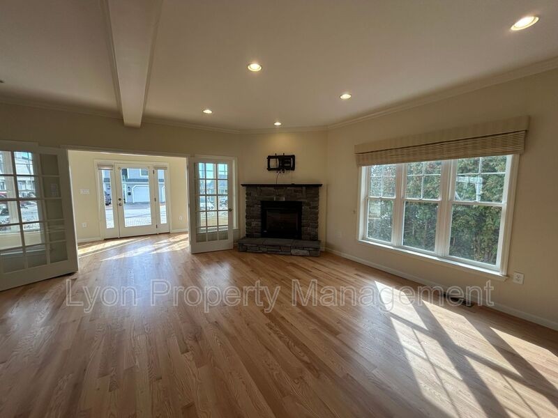 180 Sauga Ave - Photo 4 of 22