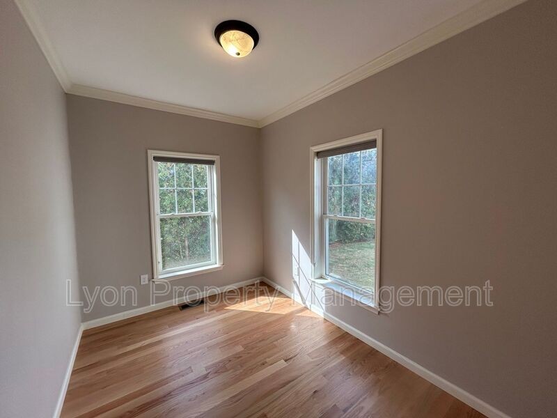 180 Sauga Ave - Photo 6 of 22
