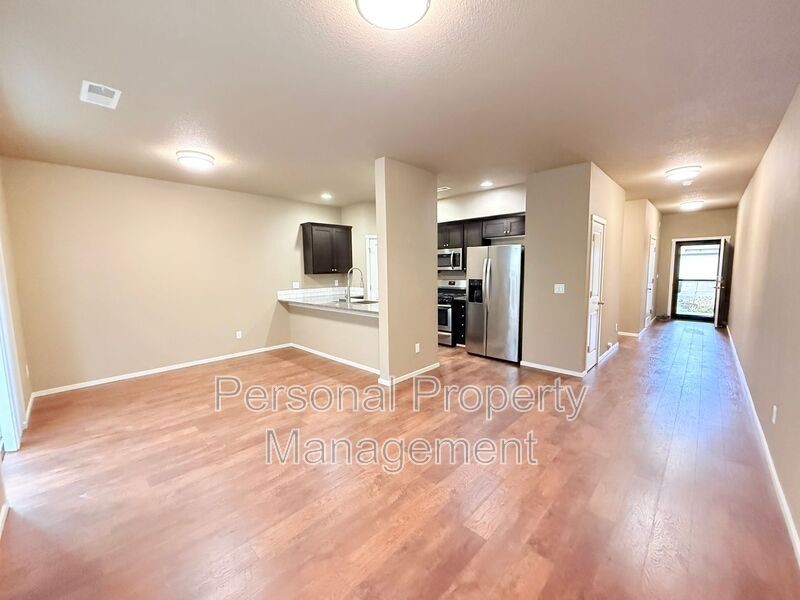 11553 Ne 125th Ave - Photo 5 of 30