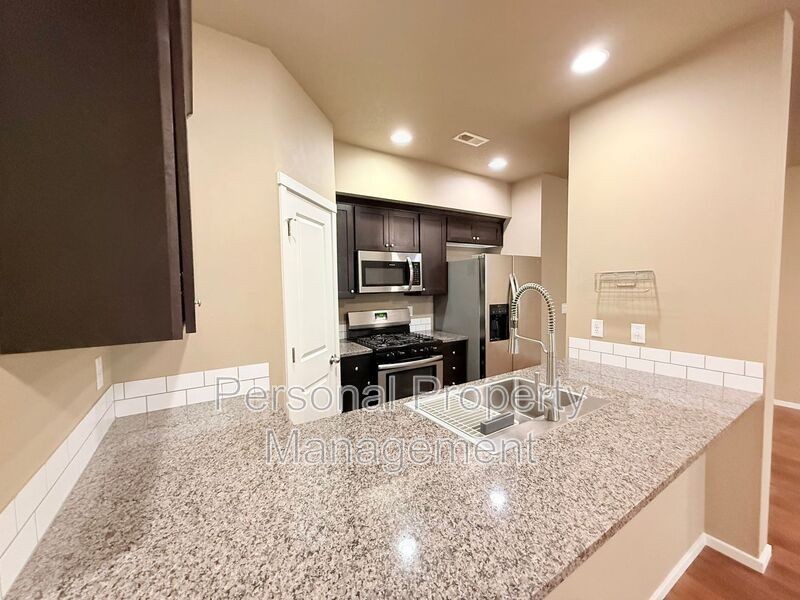 11553 Ne 125th Ave - Photo 7 of 30