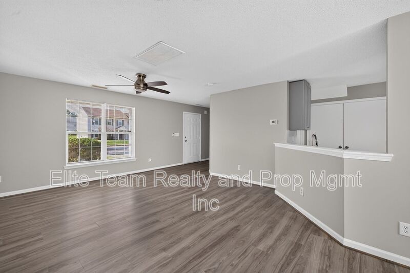 1512 Harland St - Photo 6 of 23