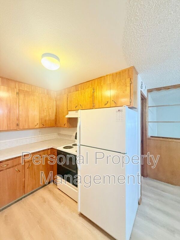1806 Ne 112th St - Photo 3 of 24