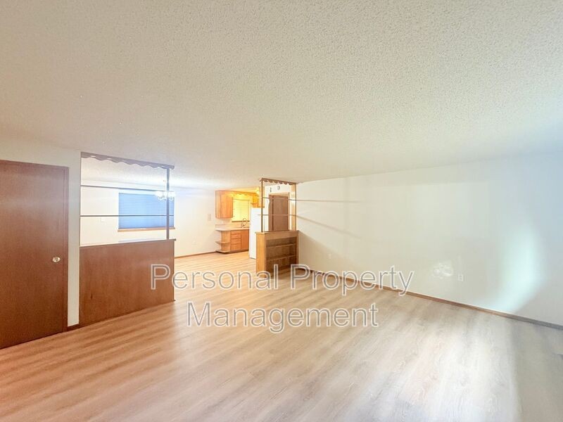 1806 Ne 112th St - Photo 4 of 24