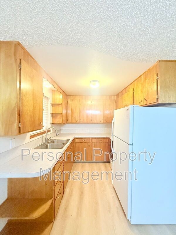 1806 Ne 112th St - Photo 7 of 24