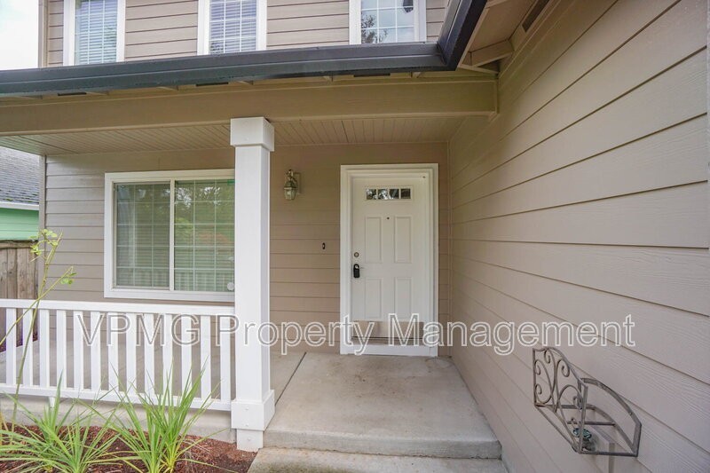 4025 Ne 165th Ave - Photo 3 of 39